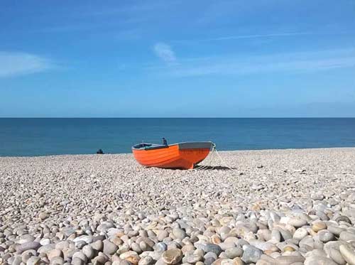 picture of boat on beach